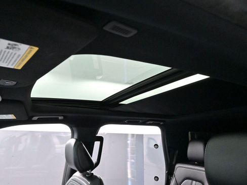 Used 2021 Ford Expedition Limited image 31