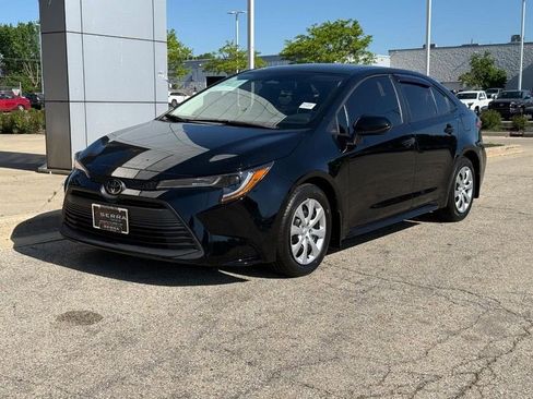 Used 2023 Toyota Corolla LE FWD image 7