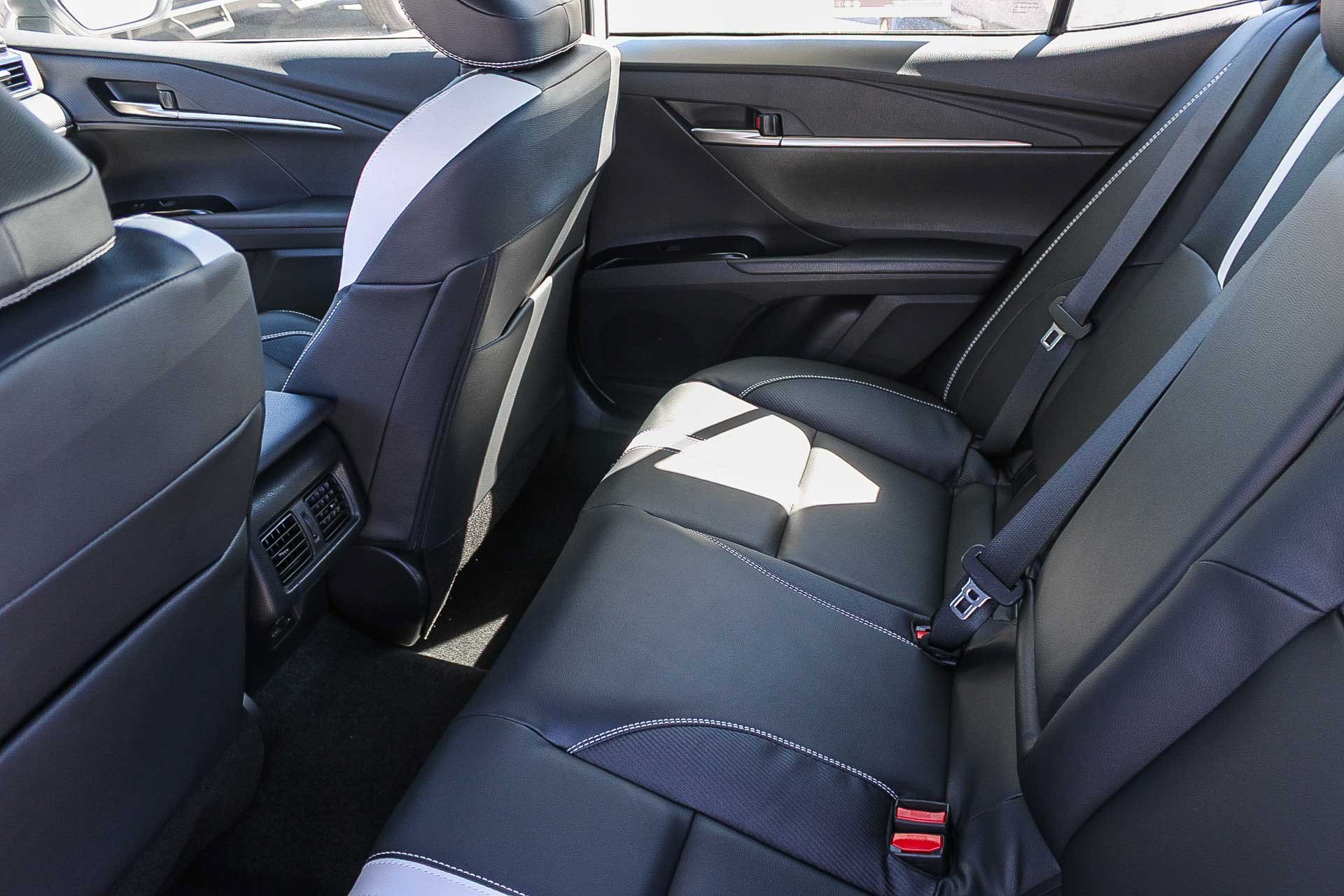 New 2026 Toyota Camry SE FWD image 21