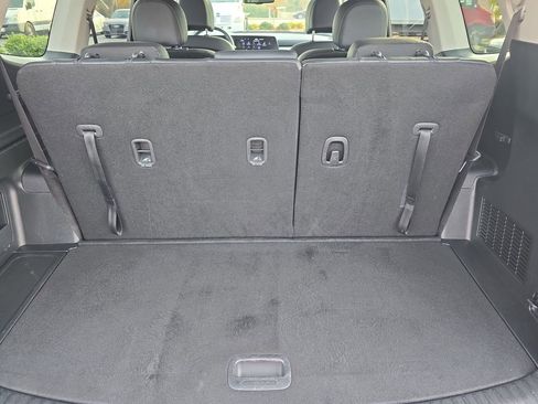 Used 2024 Kia Telluride EX w/ EX Captain's Chair Package image 13