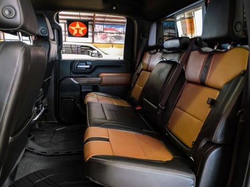 Used 2020 Chevrolet Silverado 3500 High Country image 41