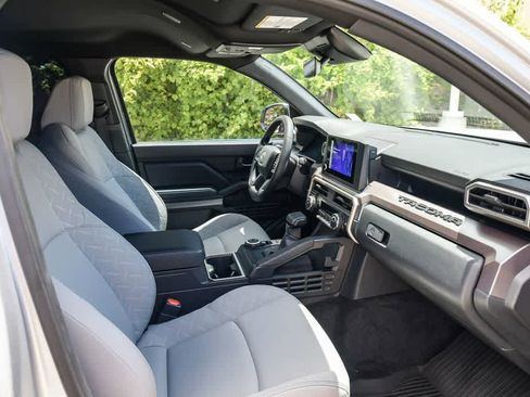 Used 2024 Toyota Tacoma SR5 AWD/4WD image 15