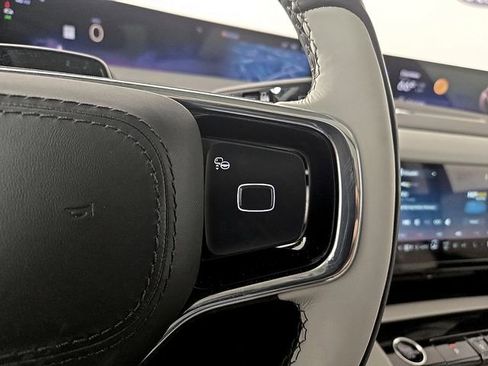 Certified 2025 Lincoln Navigator Reserve AWD/4WD image 25