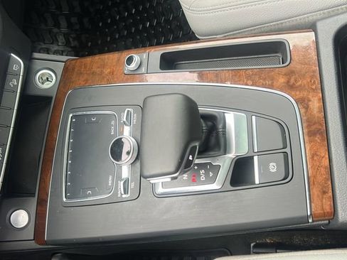 Used 2018 Audi Q5 2.0T Premium image 23
