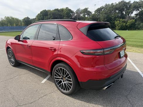 Used 2021 Porsche Cayenne AWD/4WD image 15