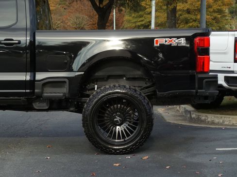 Used 2025 Ford F250 Platinum image 27