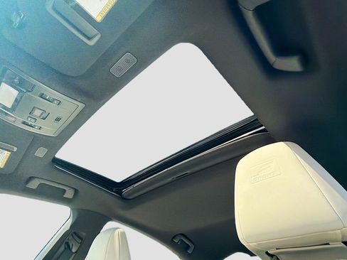 Used 2023 Lexus ES 350 F Sport w/ Accessory Package (Z2) image 27