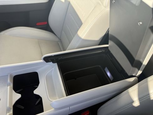 Used 2024 Hyundai Santa Fe Limited image 23