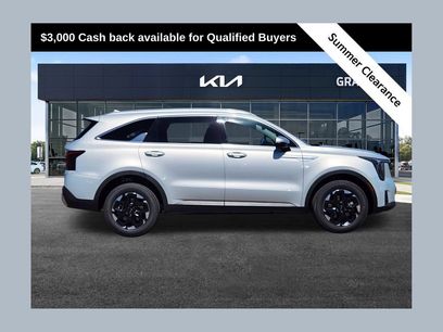 New 2026 Kia Sorento S w/ S Panoramic Sunroof Package