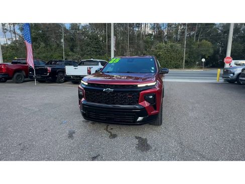 Used 2025 Chevrolet Traverse RS image 7