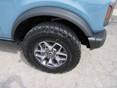 Used 2023 Ford Bronco Badlands image 41