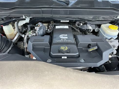 Used 2022 RAM 2500 Laramie w/ Night Edition AWD/4WD image 8