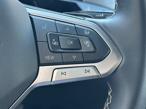 Used 2024 Volkswagen Atlas Cross Sport SE image 38