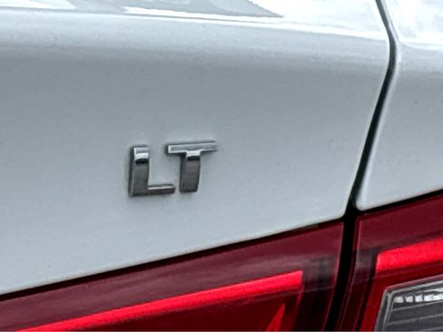 Used 2024 Chevrolet Malibu LT FWD image 18