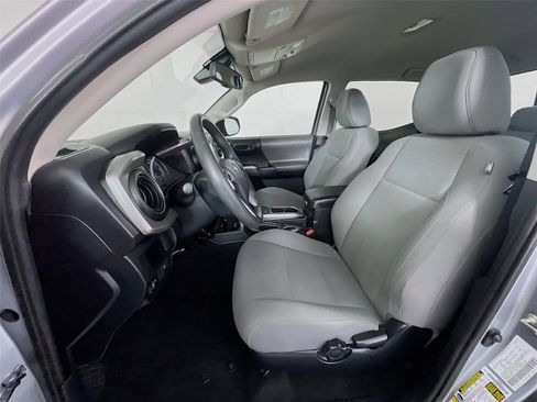 Used 2018 Toyota Tacoma SR5 image 22