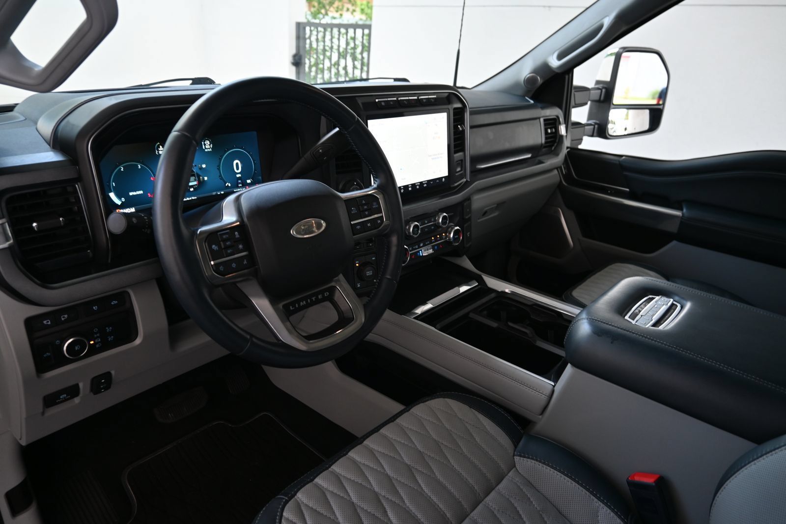 Used 2024 Ford F350 Limited w/ FX4 Off-Road Package AWD/4WD image 3