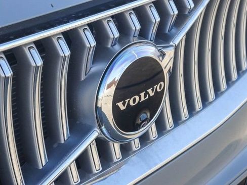 Used 2025 Volvo XC90 T8 Plus w/ Protection Package Premier AWD/4WD image 12