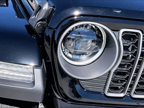 New 2026 Jeep Gladiator Sahara image 29