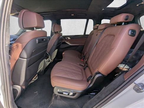 New 2026 BMW X7 M60i image 16