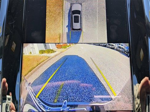 Certified 2024 Volvo XC90 B6 Ultimate w/ Lounge Package image 21