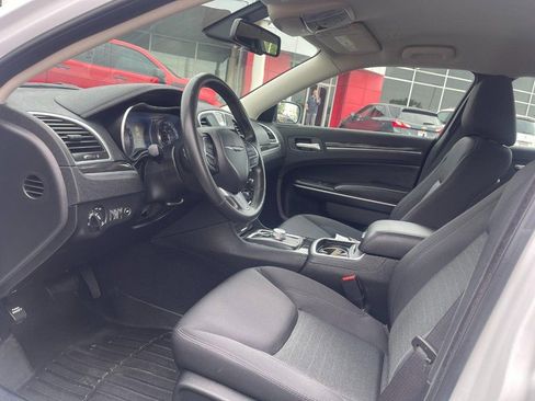 Used 2019 Chrysler 300 Touring w/ Driver Convenience Group AWD/4WD image 21
