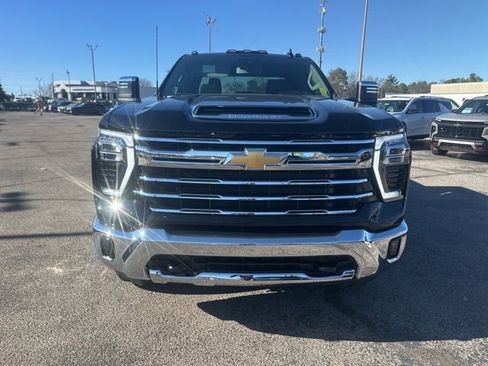 Certified 2025 Chevrolet Silverado 2500 LTZ image 8