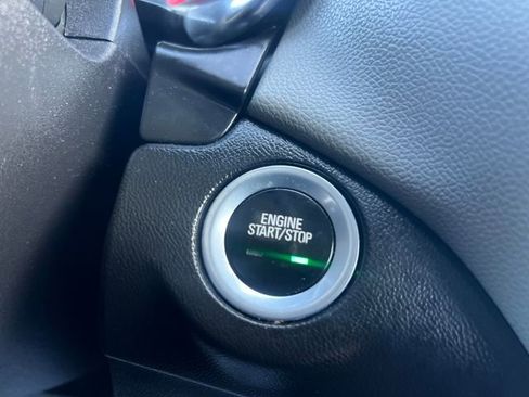 Used 2018 Chevrolet Equinox LT image 26