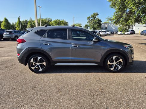 Used 2017 Hyundai Tucson Sport FWD image 9