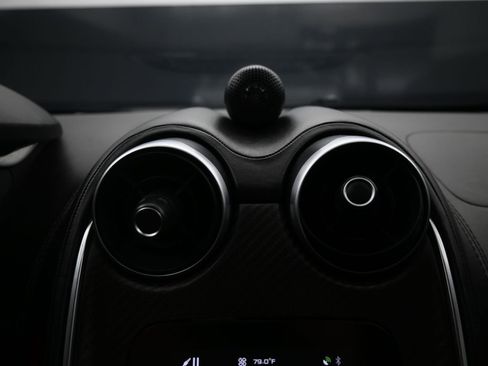 Used 2019 McLaren 570S Spider image 34