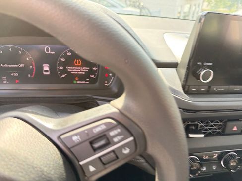Used 2025 Honda Accord SE image 2