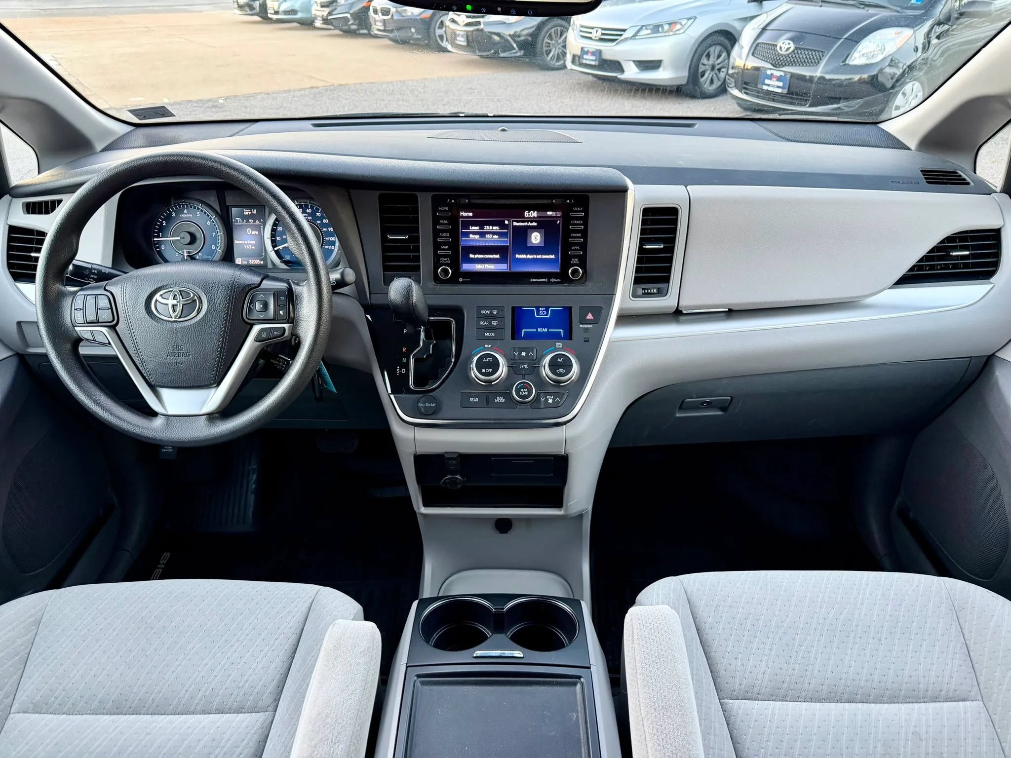 Used 2019 Toyota Sienna LE FWD image 13