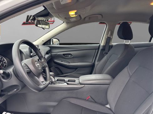 Used 2025 Nissan Sentra S image 9