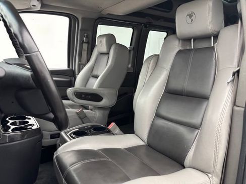 Used 2015 GMC Savana 2500 RWD image 20