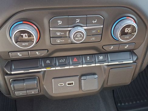 Used 2021 Chevrolet Silverado 1500 LT w/ Bed Protection Package image 16