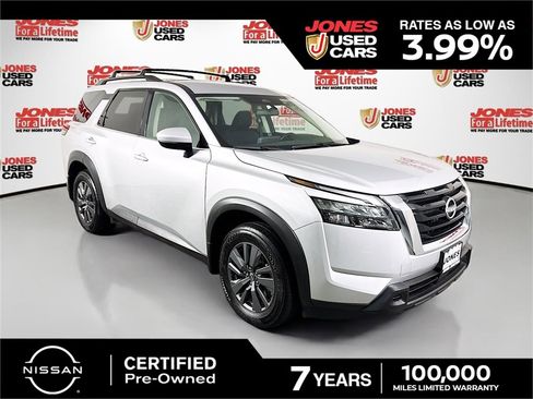 Certified 2024 Nissan Pathfinder SV image 1