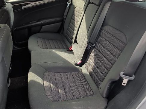 Used 2020 Ford Fusion SE FWD image 12