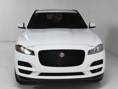 Used 2020 Jaguar F-PACE Premium image 10