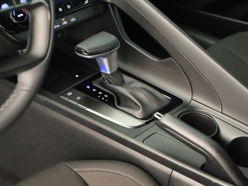 Used 2025 Hyundai Elantra Sport image 17