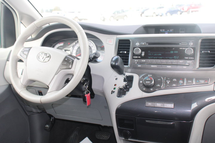 Used 2011 Toyota Sienna SE w/ Preferred Pkg FWD image 21