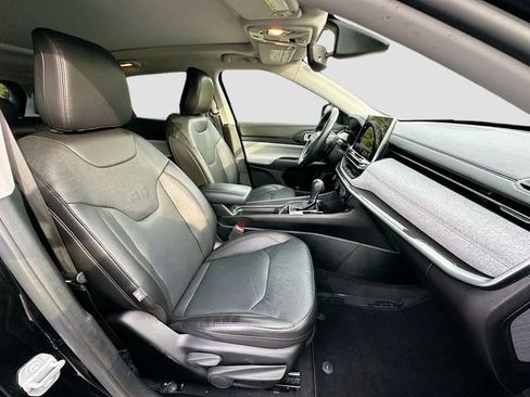 Used 2022 Jeep Compass Latitude w/ Sun and Sound Group image 27