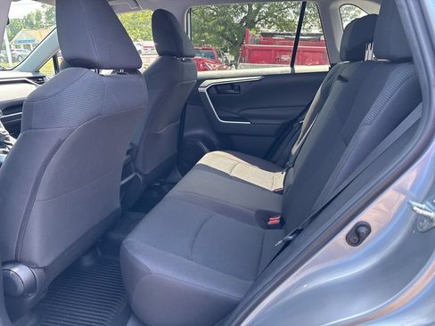 Used 2021 Toyota RAV4 LE w/ Carpet Mat Package (TMS) FWD image 8