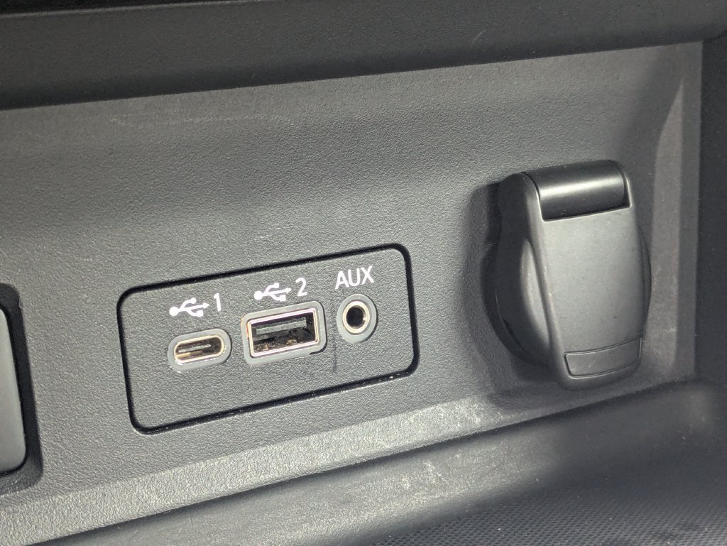 Used 2025 Nissan Sentra SV FWD image 20