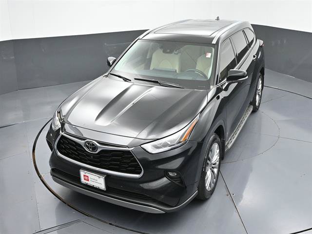 Used 2024 Toyota Highlander Platinum FWD image 40