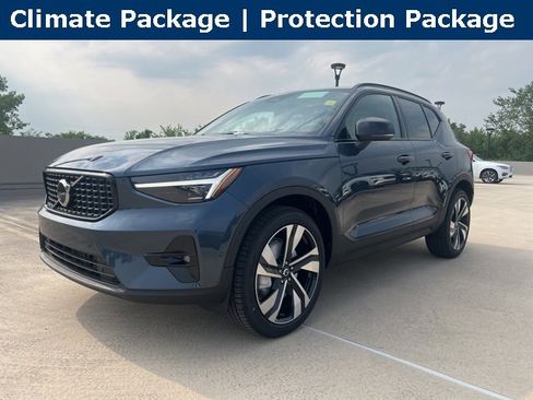 New 2026 Volvo XC40 B5 Ultra w/ Climate Package image 3