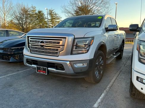 Used 2023 Nissan Titan Platinum Reserve w/ Moonroof Package image 2