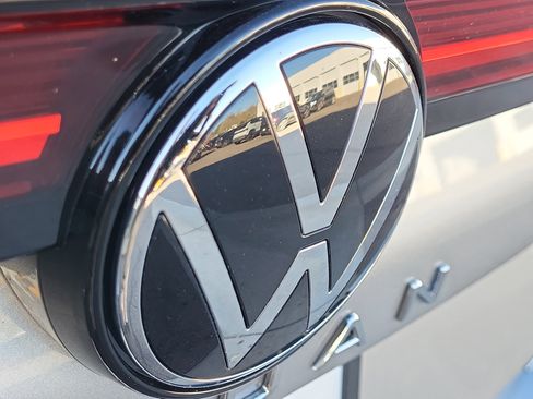 New 2025 Volkswagen Tiguan SE AWD/4WD image 21