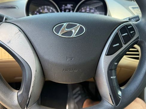 Used 2013 Hyundai Elantra GLS FWD image 12