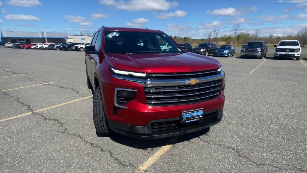 Certified 2025 Chevrolet Traverse LT AWD/4WD image 3