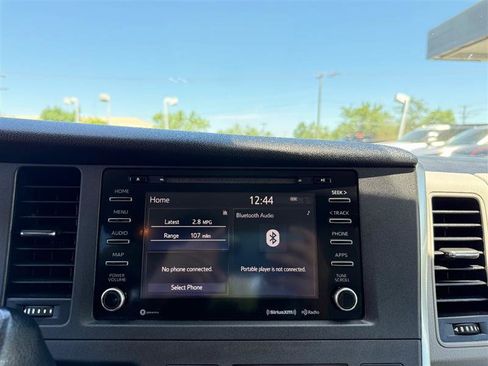 Used 2019 Toyota Sienna LE AWD/4WD image 39