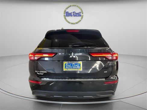 Used 2022 Mitsubishi Outlander SE FWD image 3